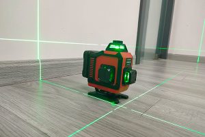 Outdoor-laser-level-with-receiver